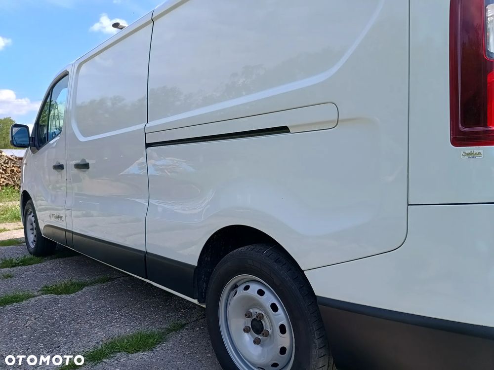 Renault Trafic L2H1 1.6 diesel 125kM 2018rok WEBASTO, CZUJNIKI PARKOWANIA, HAK, BAGAŻNIK DACHOWY, STAN BARDZO DOBRY! - 15