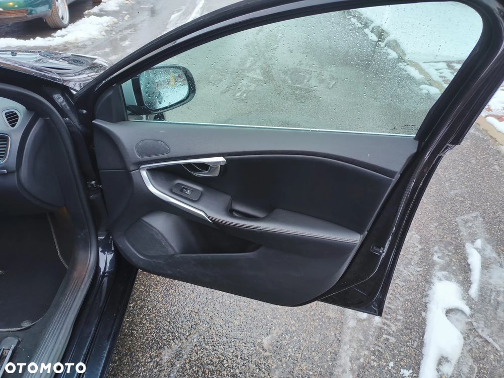 Volvo V40 D4 Drive-E R-Design Summum - 16