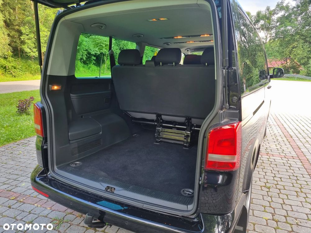 Volkswagen Caravelle - 10