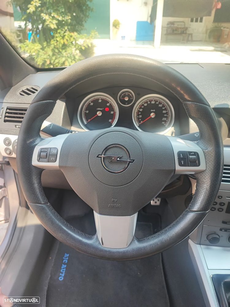 Opel Astra GTC 1.3 CDTI - 10