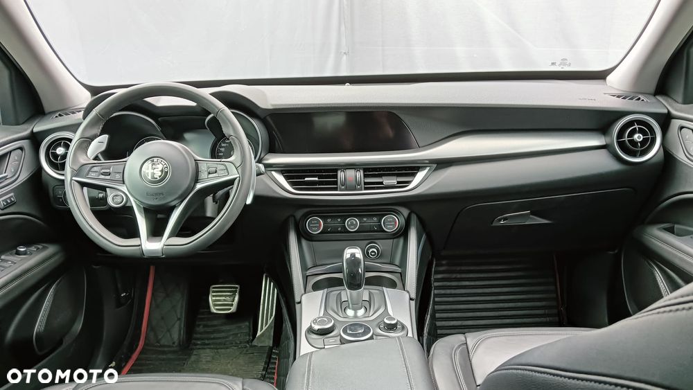 Alfa Romeo Stelvio 2.0 Turbo 16V AT8-Q4 Executive - 16