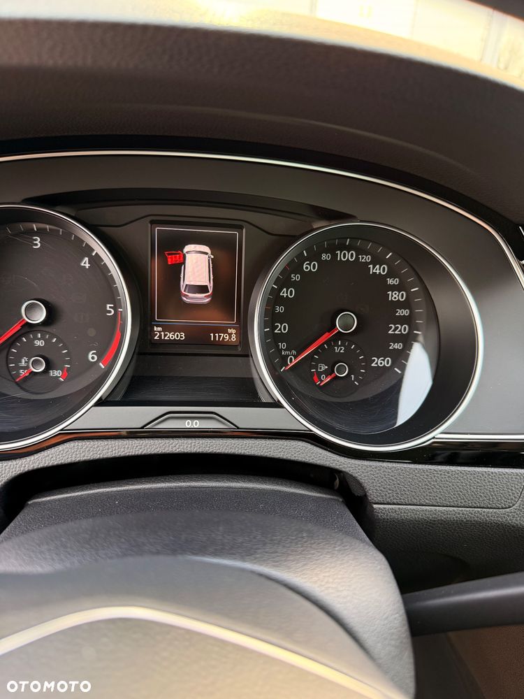 Volkswagen Passat 2.0 TDI Elegance DSG - 11