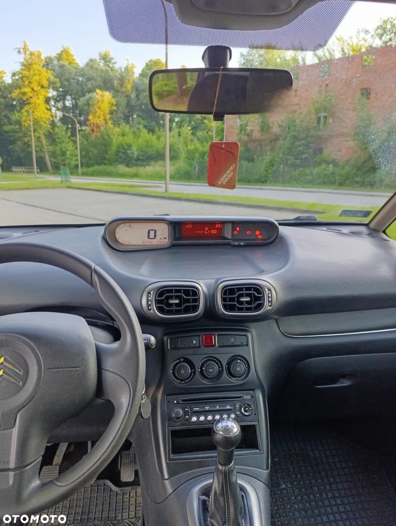 Citroën C3 Picasso 1.4i Attraction - 6