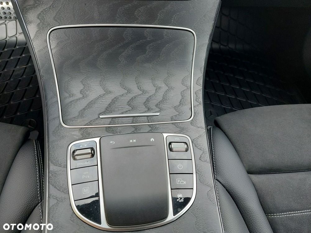 Mercedes-Benz GLC - 26
