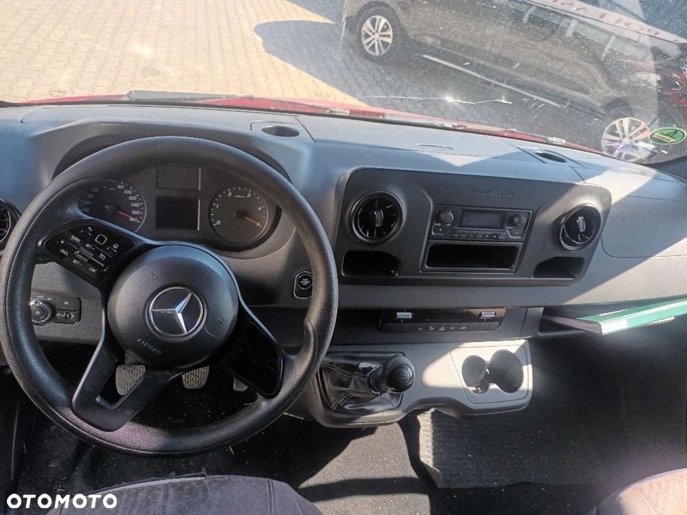 Mercedes-Benz Sprinter - 9