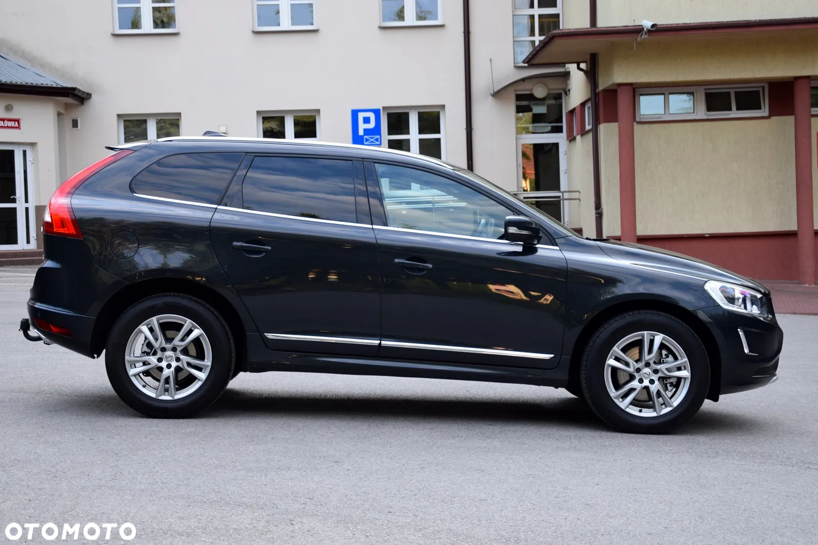 Volvo XC 60 D4 Momentum - 4