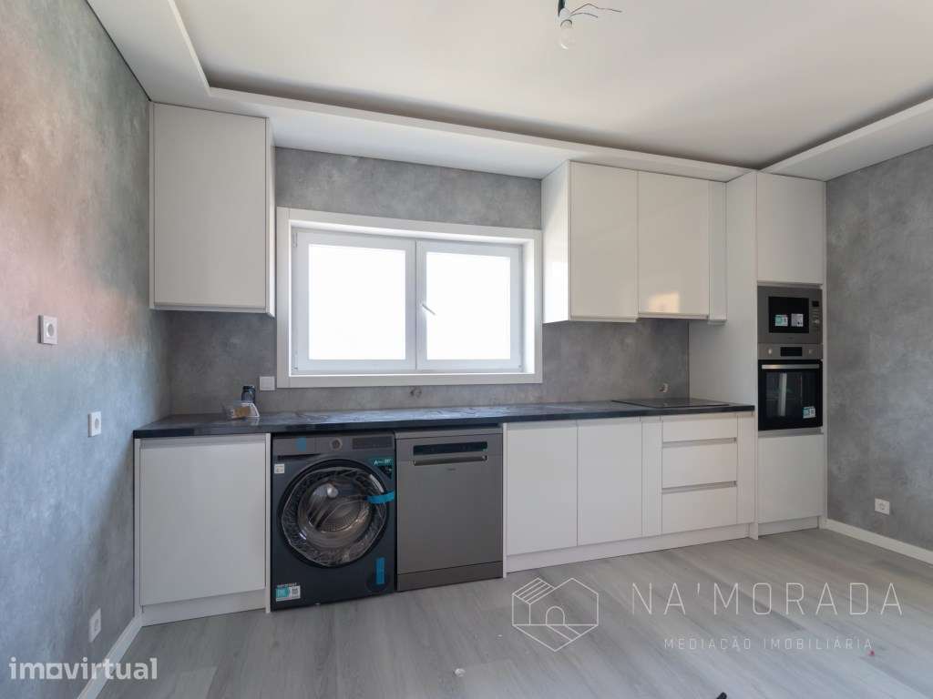 Moradia isolada com 3.000 m2 de terreno para venda em Santa Maria d... - Grande imagem: 4/40