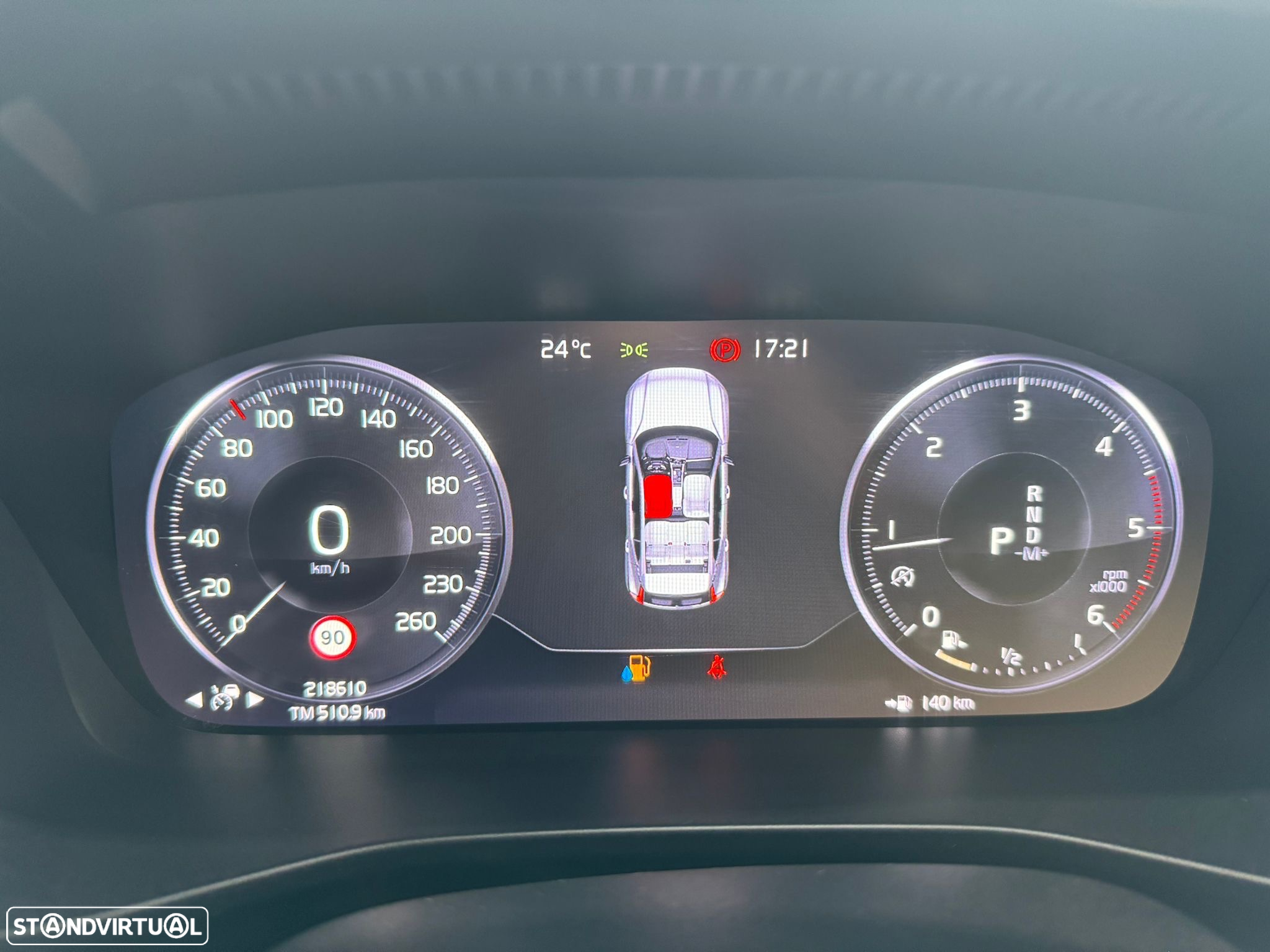 Volvo XC 40 2.0 D3 Momentum Plus Geartronic - 24