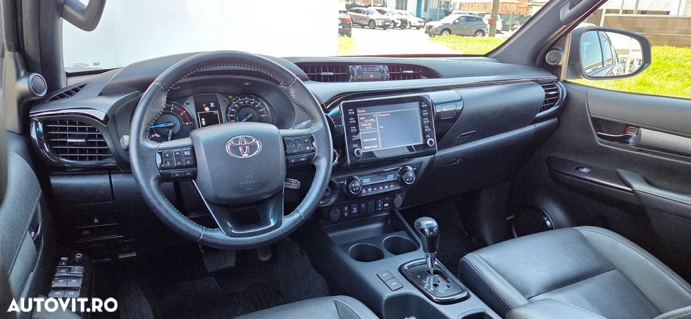 Toyota Hilux 2.8D 204CP 4x4 Double Cab AT Invincible - 17