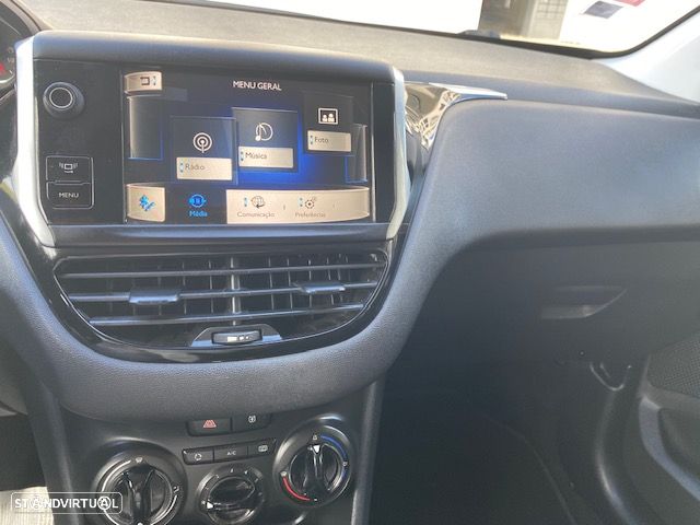 Peugeot 208 1.2 VTi SE Style - 8