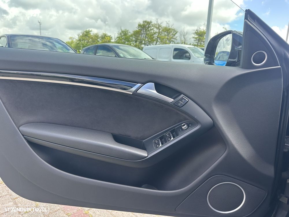 Audi A5 Cabrio 2.0 TDi Multitronic S-line - 29