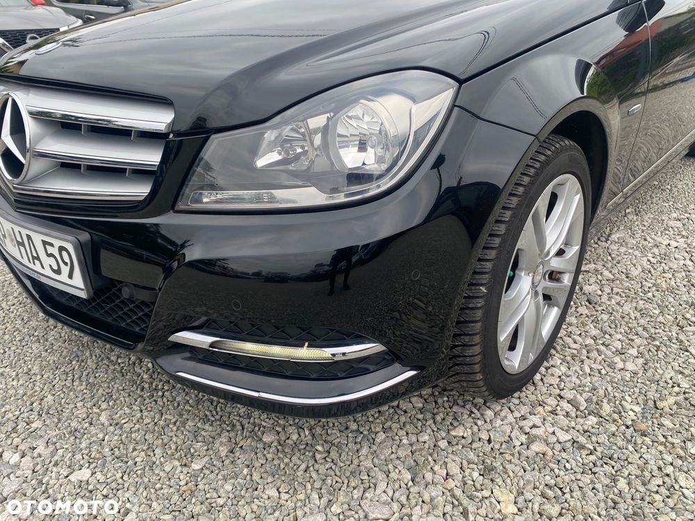 Mercedes-Benz Klasa C 180 CGI Automatik BlueEFFICIENCY Avantgarde - 9