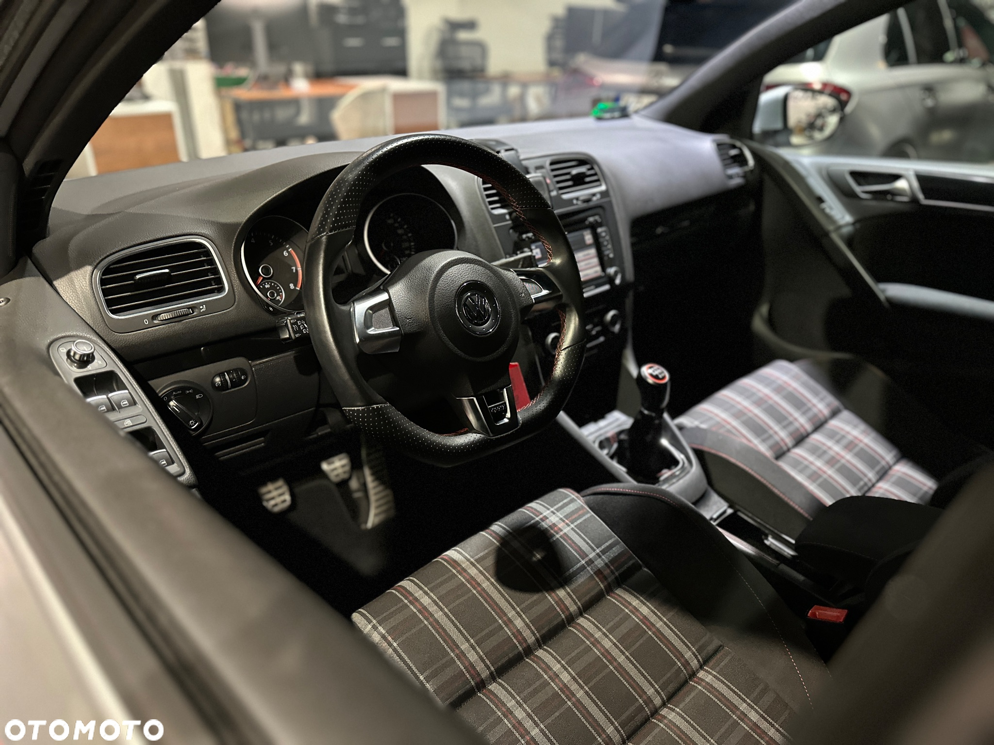 Volkswagen Golf 2.0 GTI - 12