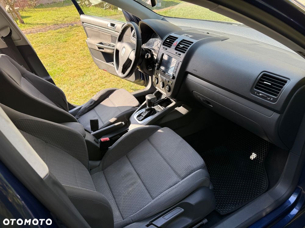 Volkswagen Jetta 2.0 TDI Comfortline DSG - 22