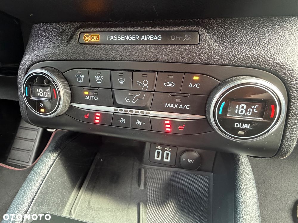 Ford Focus 1.5 EcoBlue Start-Stopp-System ST-LINE - 36