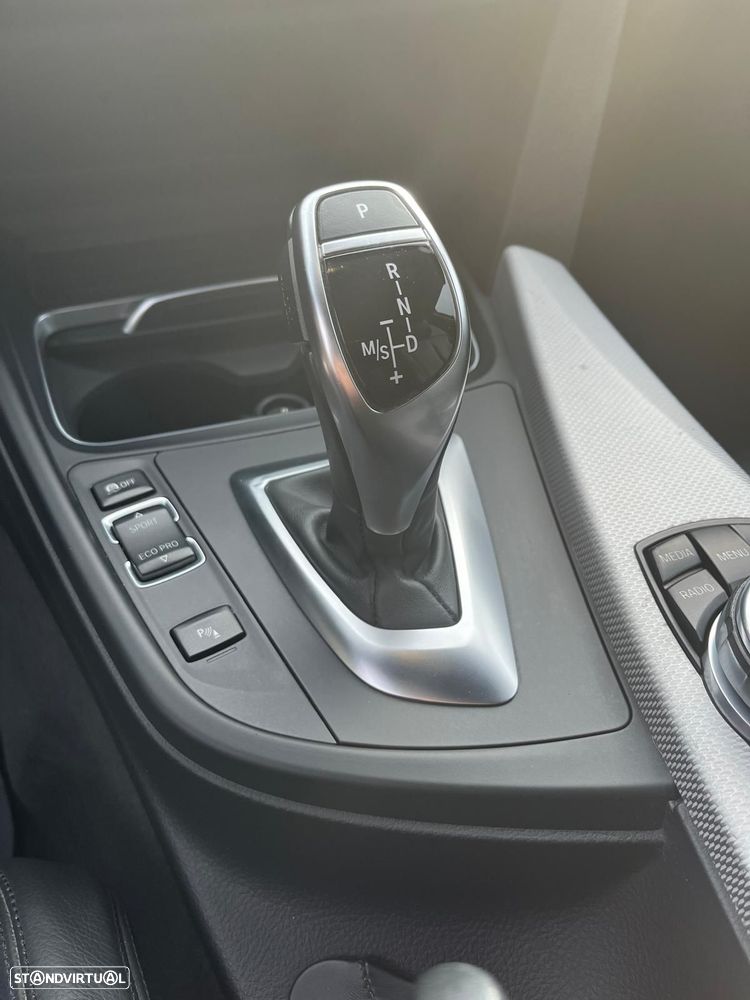 BMW 320 d Pack M Auto - 14