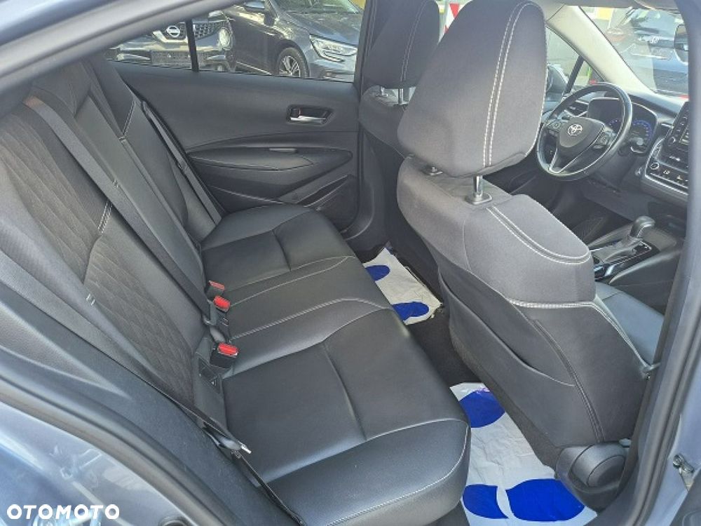 Toyota Corolla - 24