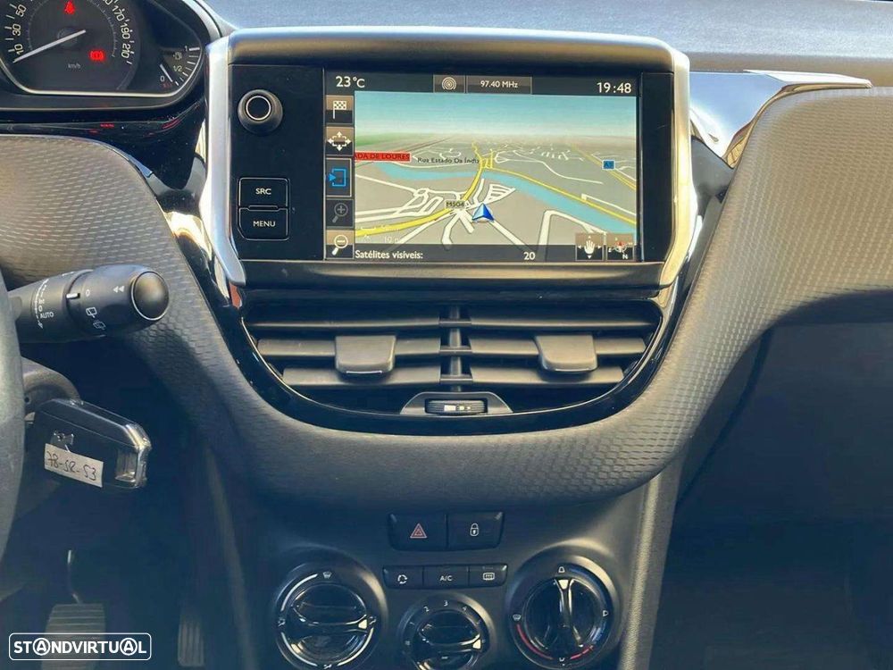 Peugeot 2008 1.2 PureTech Style - 13