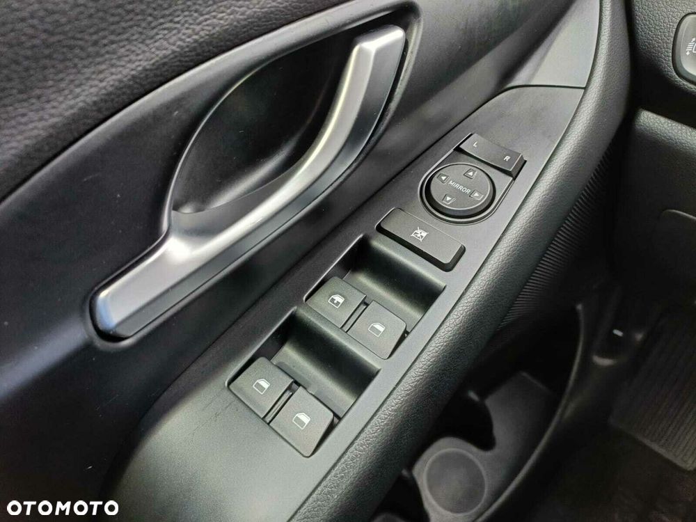 Hyundai i30 1.5 DPI Classic + - 23