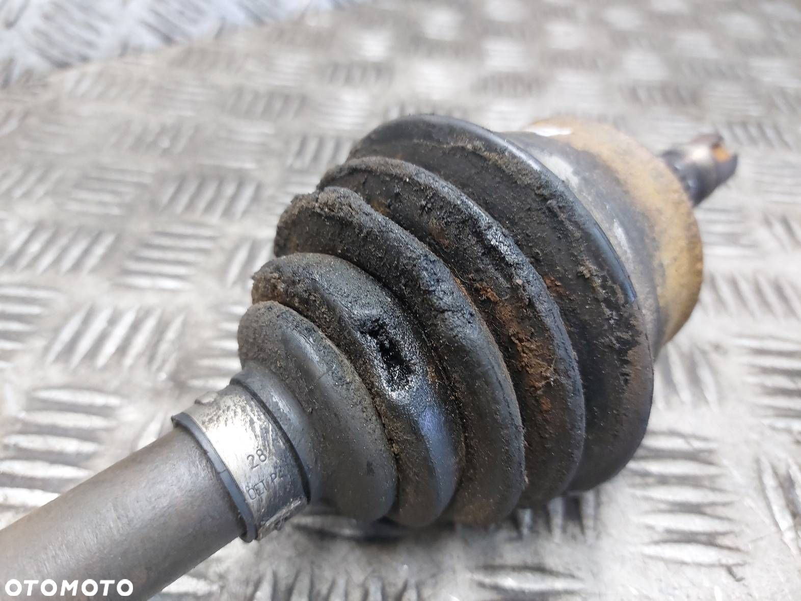 PÓŁOŚ LEWY PRZÓD + PRAWY PRZÓD 5B FIAT PUNTO II 1.2 8V - 4