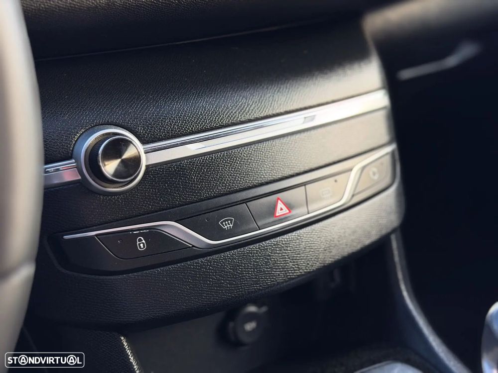 Peugeot 308 SW 1.5 BlueHDi Style - 23