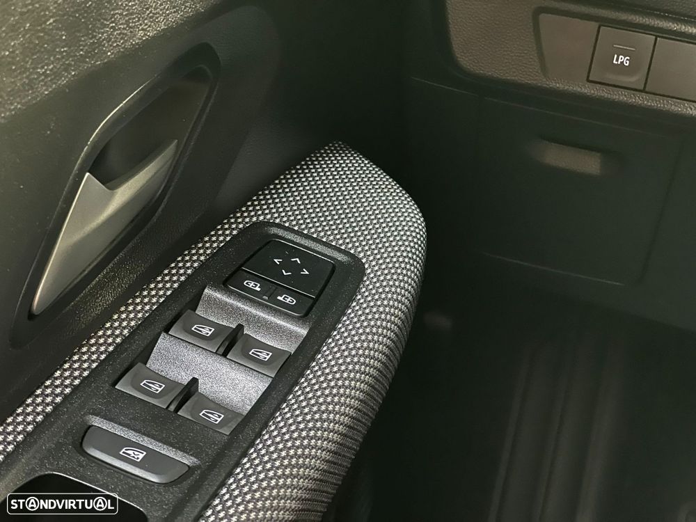 Dacia Jogger 1.0 TCe Essential 7L - 17