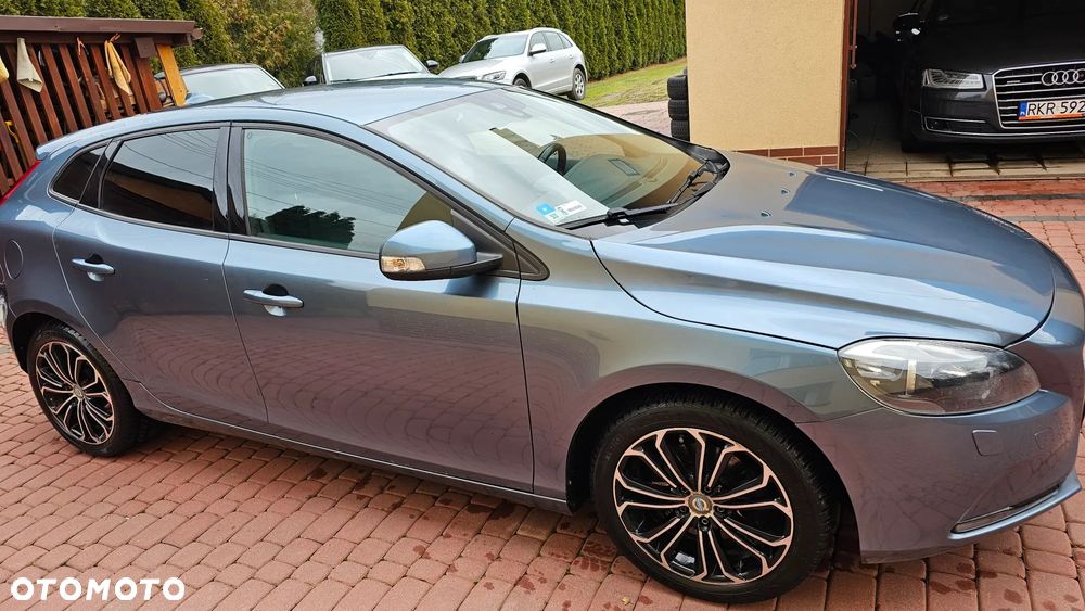 Volvo V40 T3 Momentum - 19