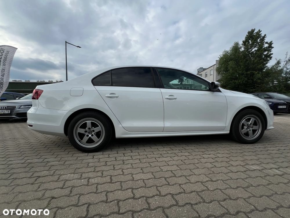 Volkswagen Jetta - 10