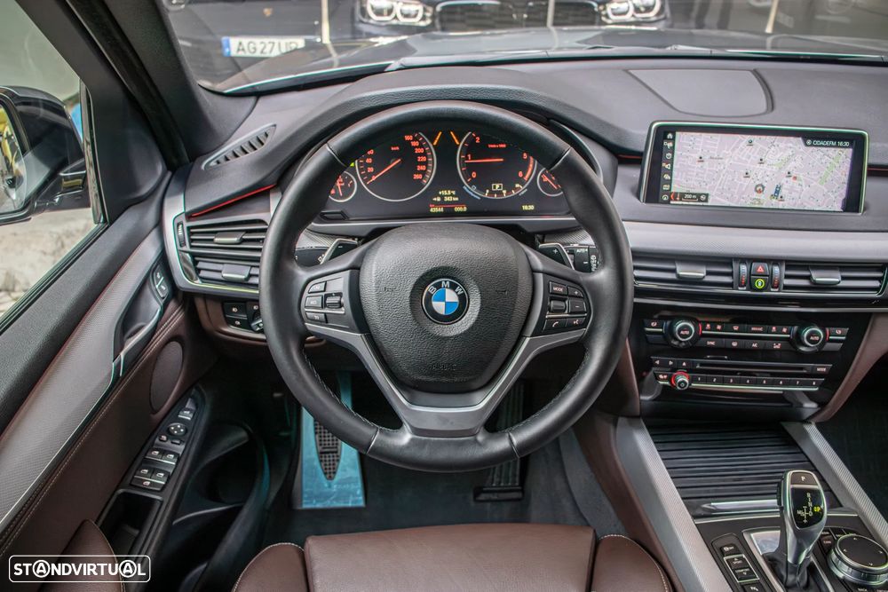 BMW X5 25 d xDrive Pack M - 12