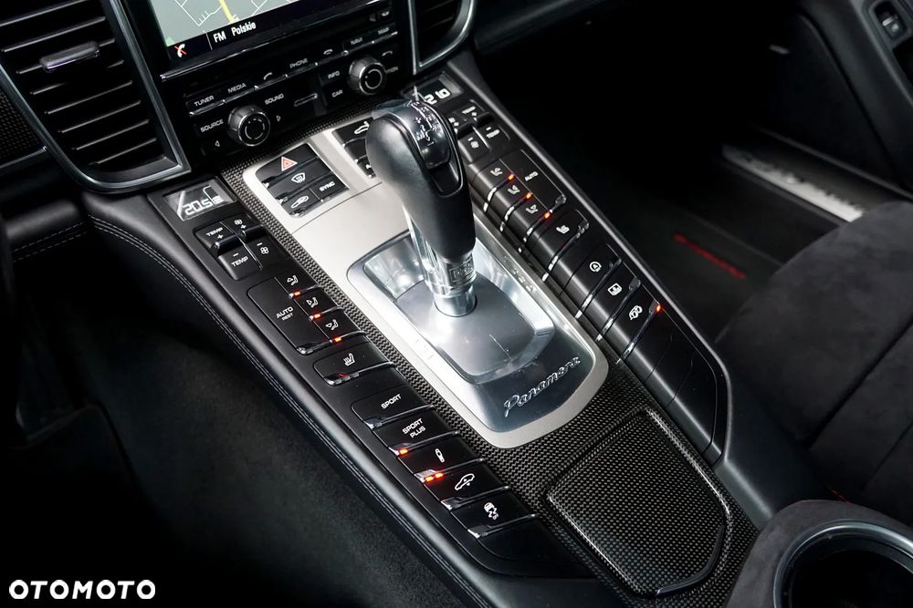 Porsche Panamera GTS - 37