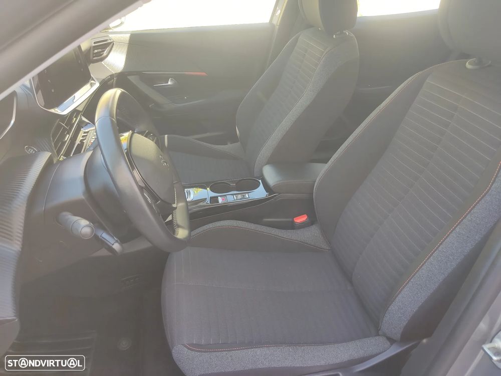 Peugeot e-2008 - 21