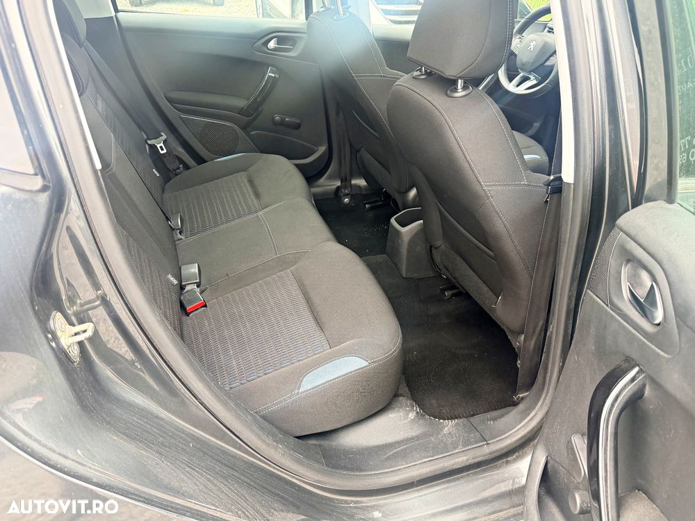 Peugeot 208 1.4 HDi FAP Style - 16