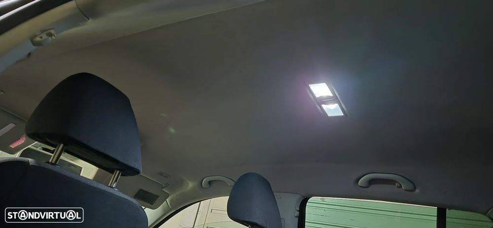 VW Tiguan 2.0 TDi Sport 4Motion - 5