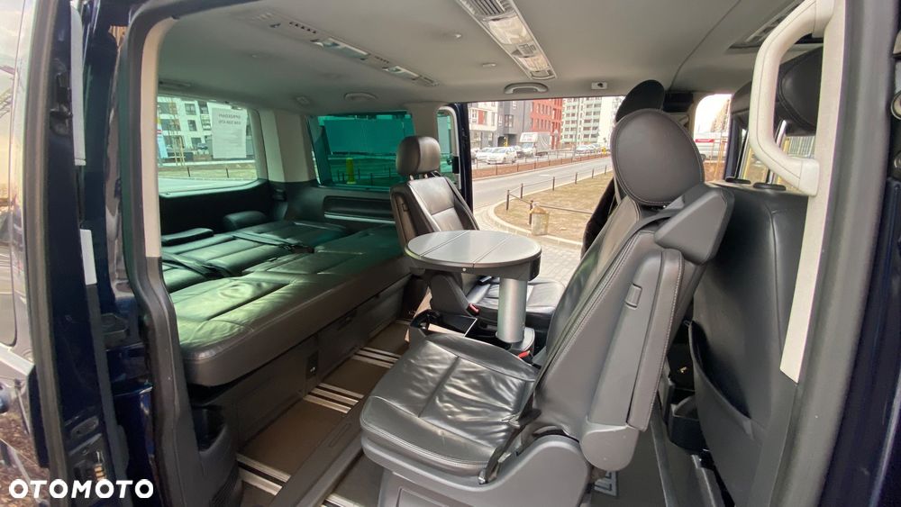 Volkswagen Multivan - 13