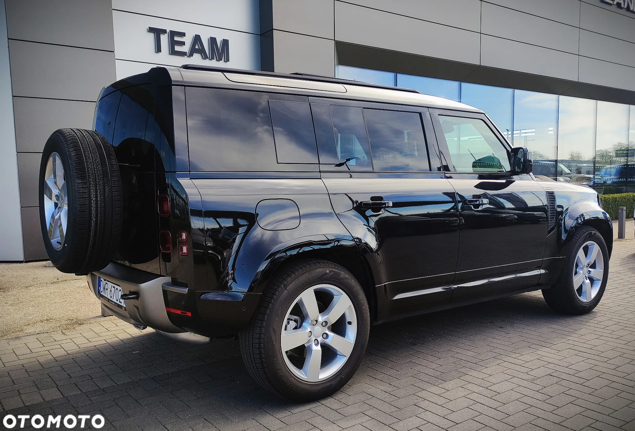 Land Rover Defender - 12