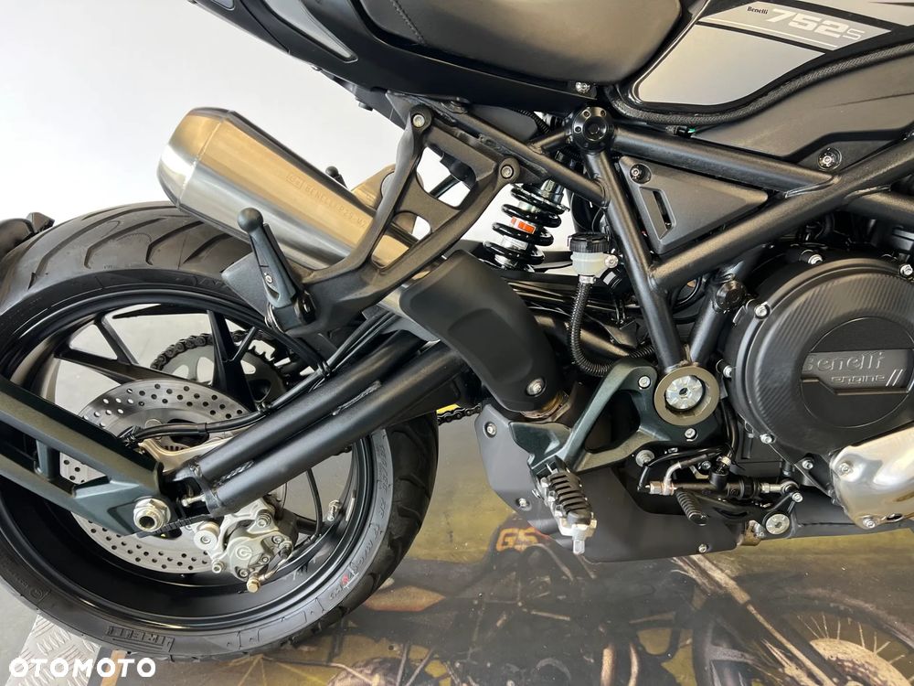 Benelli 752 S - 27