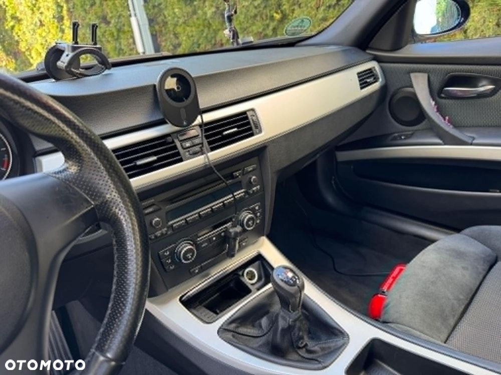 BMW Seria 3 318i - 14