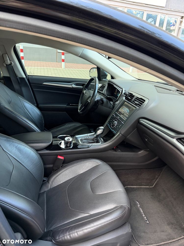 Ford Fusion 2.0 EcoBoost Titanium - 9