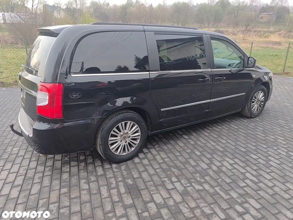 Lancia Voyager 2.8CRD Platinum - 10
