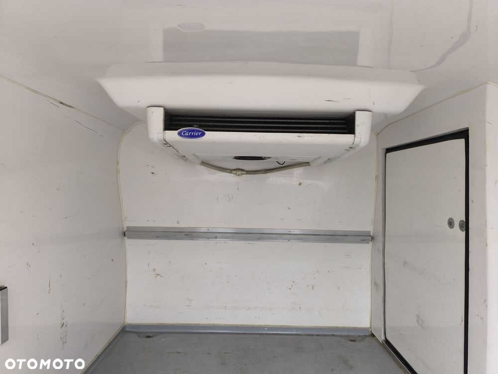 Nissan NV300 - 11