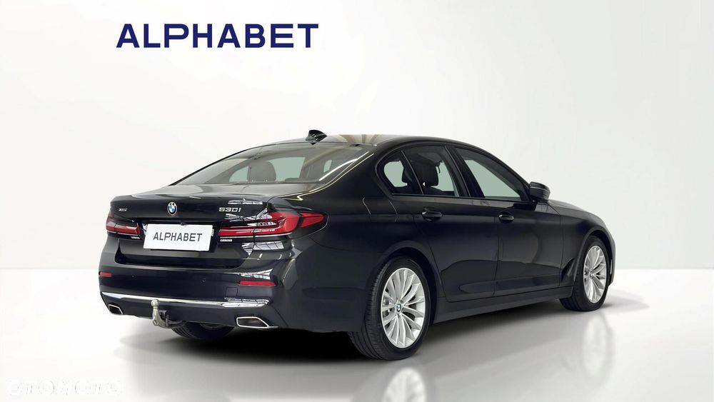 BMW Seria 5 530i xDrive mHEV Luxury Line - 9