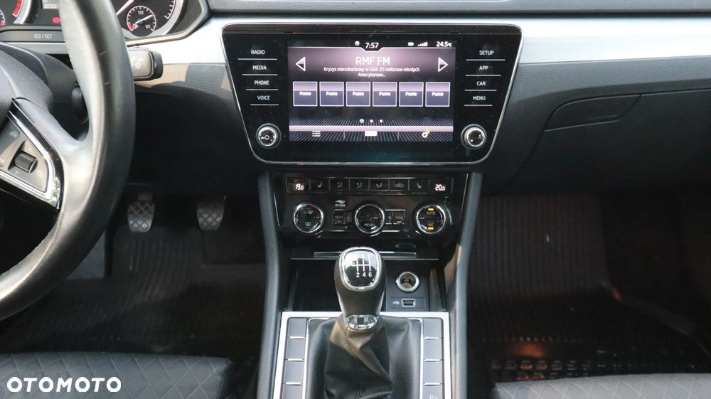 Skoda Superb 1.5 TSI ACT Style - 25