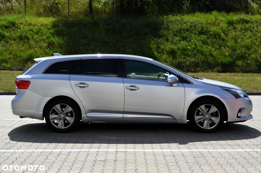 Toyota Avensis 2.0 D-4D Sol - 29