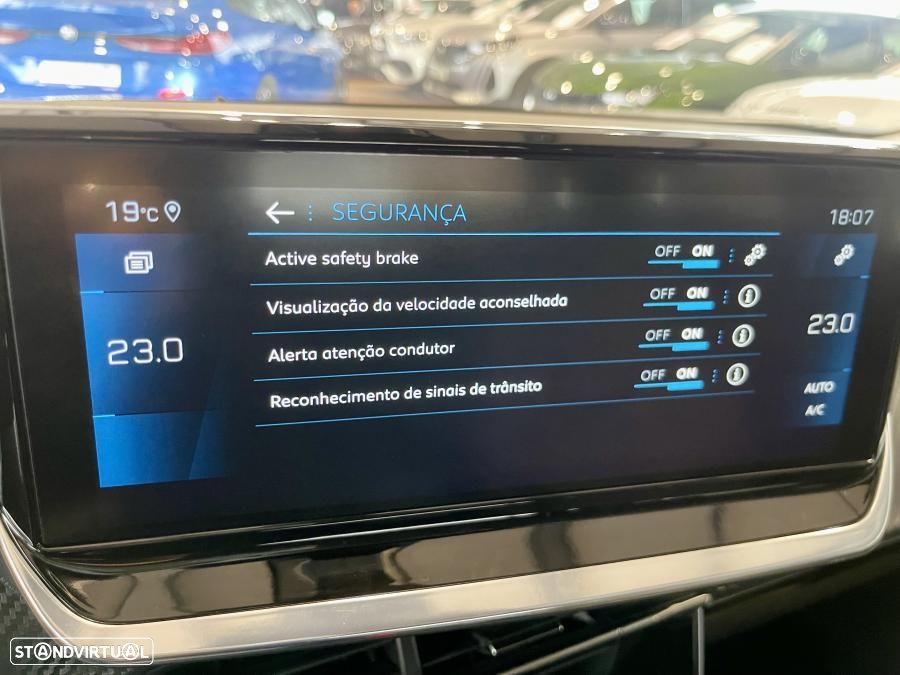 Peugeot 2008 1.2 PureTech Allure - 22