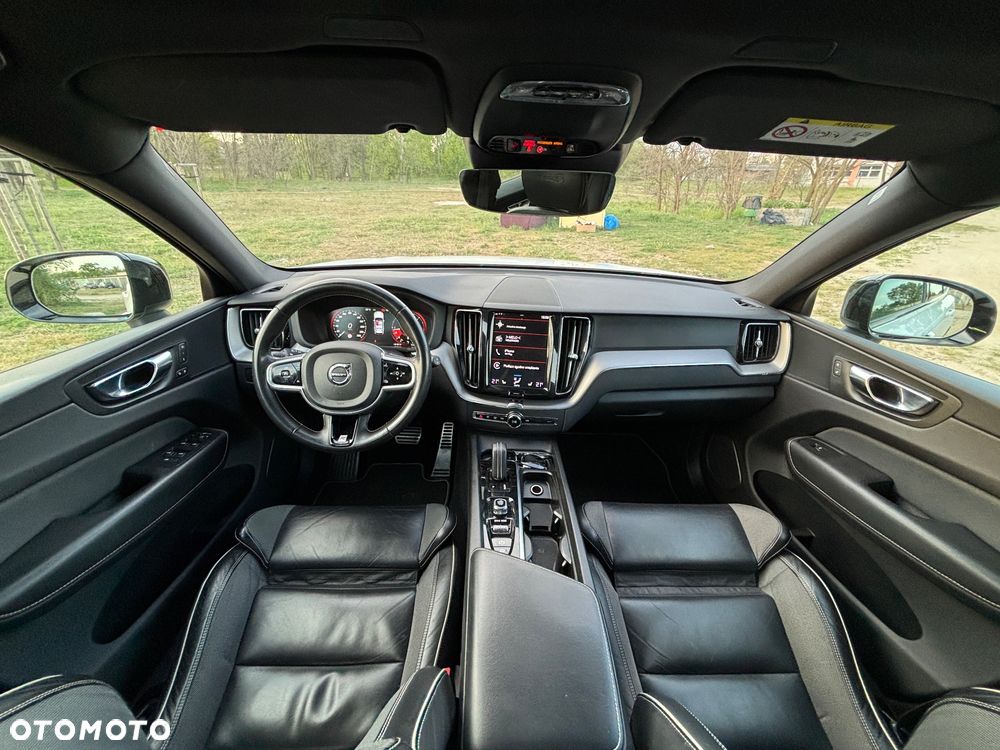 Volvo XC 60 B4 D AWD R-Design - 14