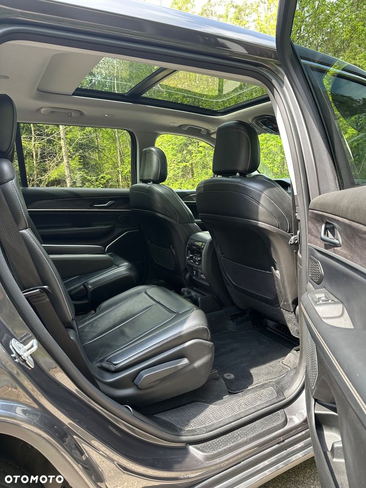 Jeep Grand Cherokee - 28