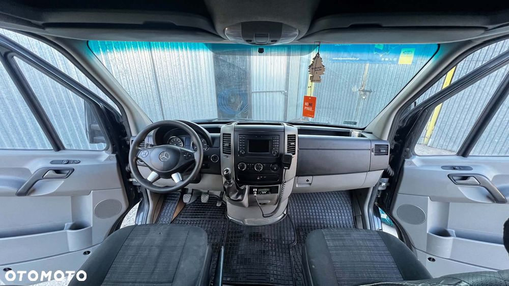 Mercedes-Benz Sprinter - 10