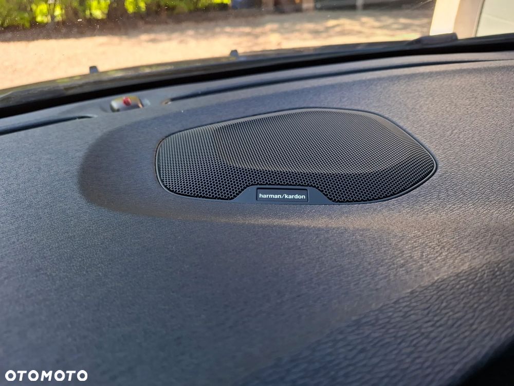 Volvo V40 D4 Ocean Race - 11