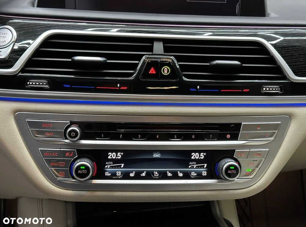 BMW Seria 7 750i xDrive - 7