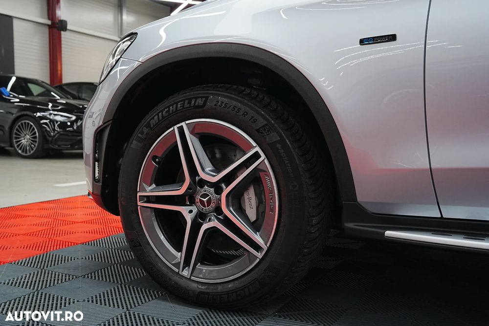 Mercedes-Benz GLC Coupe 300 e 4Matic 9G-TRONIC AMG Line Plus - 29